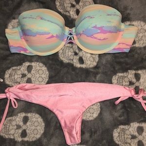 Victoria’s Secret swimsuit top! 34D